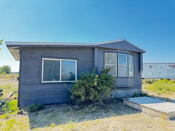 88073 Pinion Ln, Christmas Valley, OR 97641