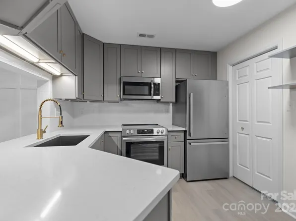 6500 Clavell Ln APT E, Charlotte, NC 28210