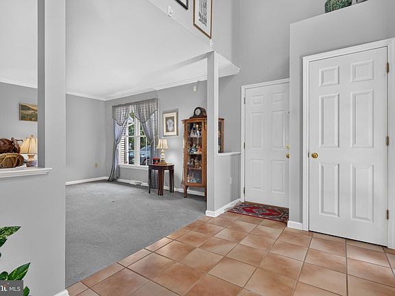 5th image of 1290 Crestview Dr