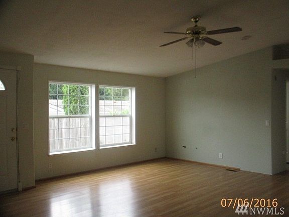 5th image of 909 132nd St E