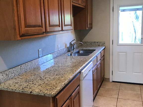4th image of 108 San Saba Ave APT B