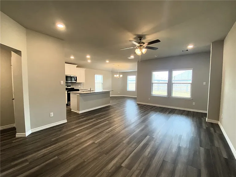 1112 Verona Dr — Photo 14