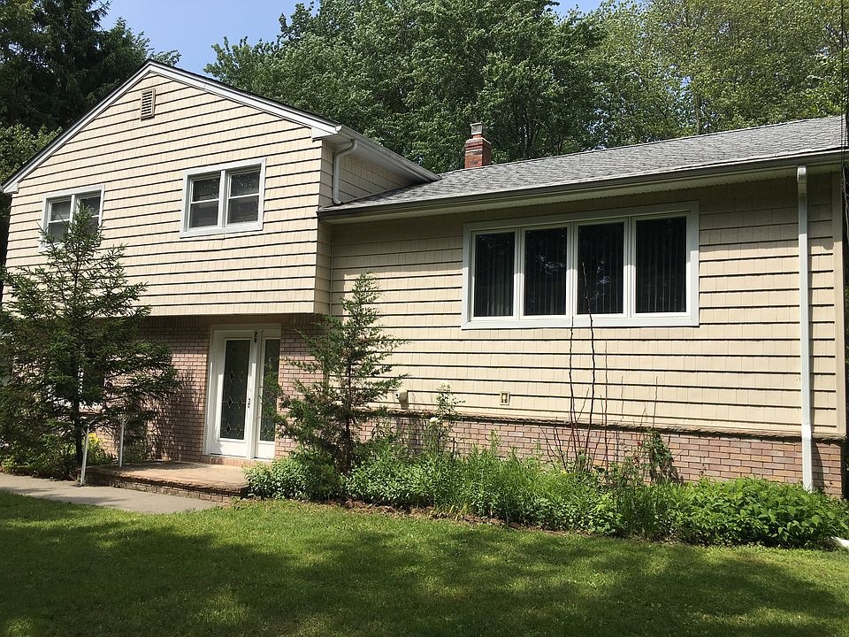 Split level home 4 bedrooms