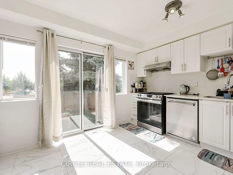 20 Spadina Rd #20 — Photo 13