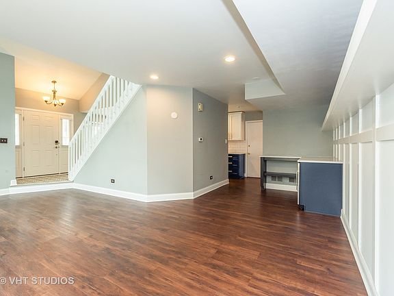 4th image of 15503 Westminster Dr
