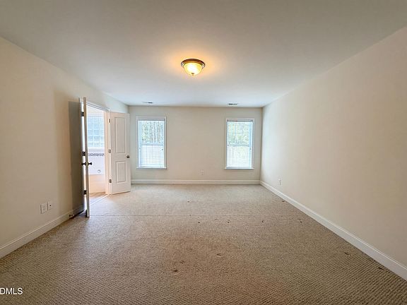 4th image of 4097 Weavers Pond Dr