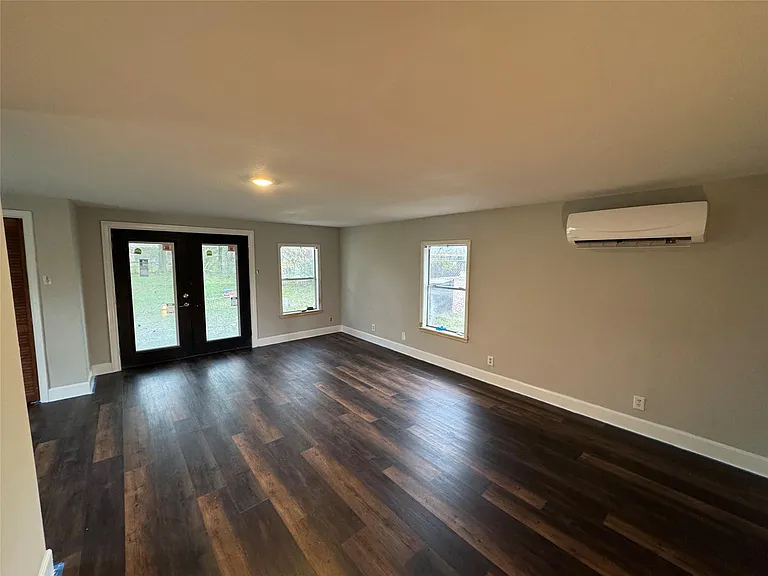 7356 Cayton St — Photo 7