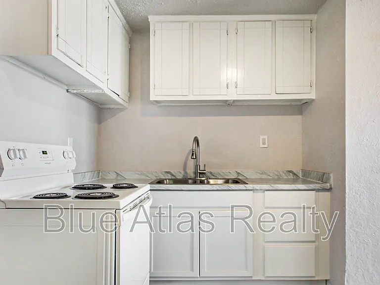 5633 Ramey Ave — Photo 5