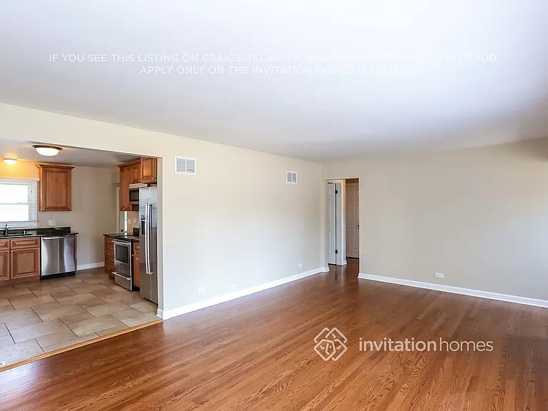 180 S Oakland Grv — Photo 5