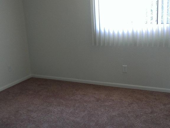 5th image of 1920 E 52nd St #202