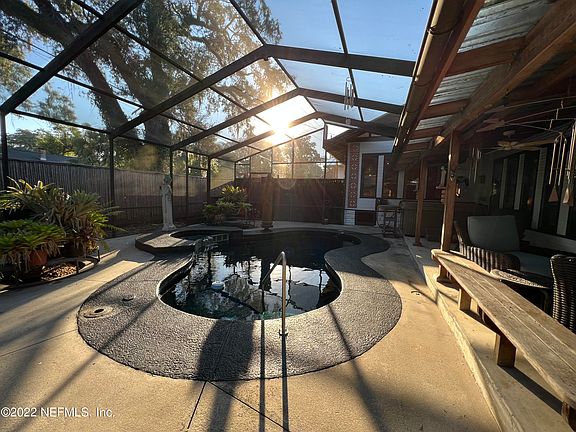 2nd image of 3903 OAK Street