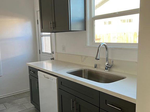 3rd image of 1020 Pitman Ave
