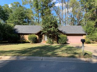 127 Rolling Oaks Dr, Maumelle, AR 72113