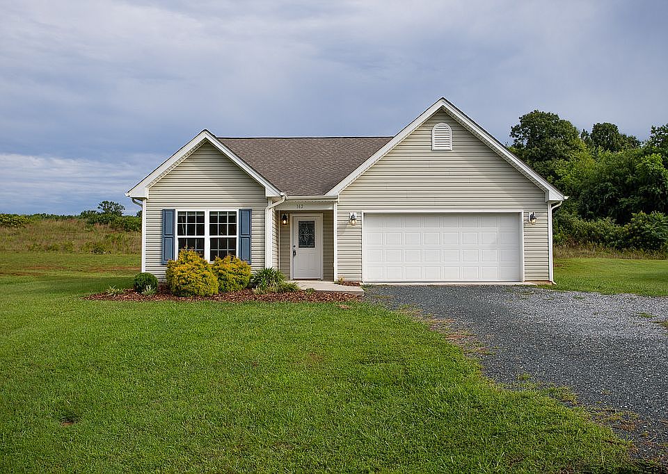 1st image of 162 Stratford Pl