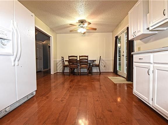 4th image of 4622 Cynthia Ln