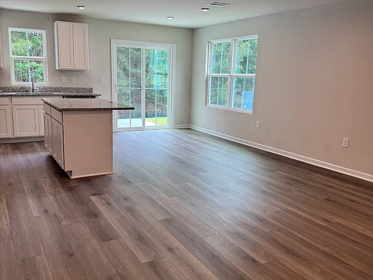 272 Christiana Ln — Photo 4