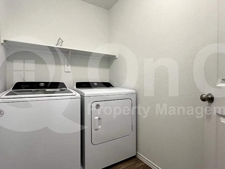 882 Breakwater Dr — Photo 25