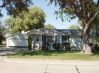 2804 W Waugh St, Grand Island, NE 68803