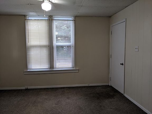 3rd image of 906 E Jefferson St #B