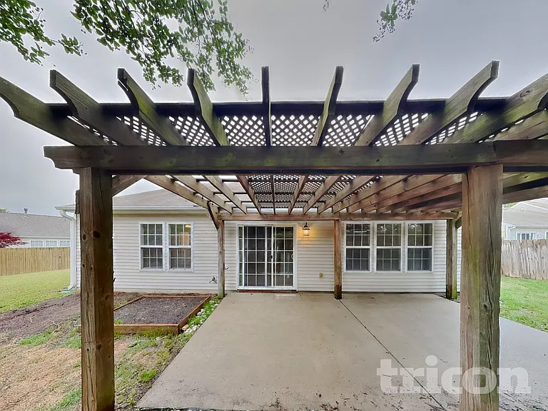 3009 Softwind Dr — Photo 20