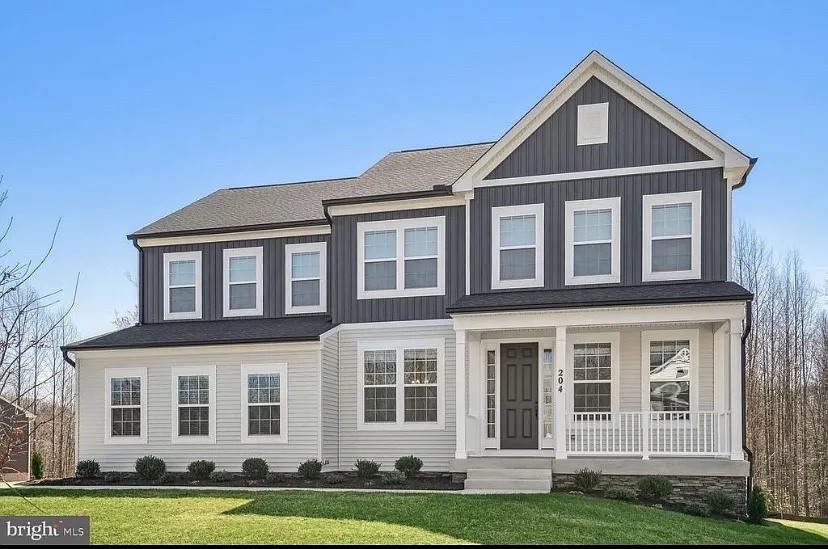 6 bed, 3.5 bath, 4933 sqft, $4,800 — Photo 4
