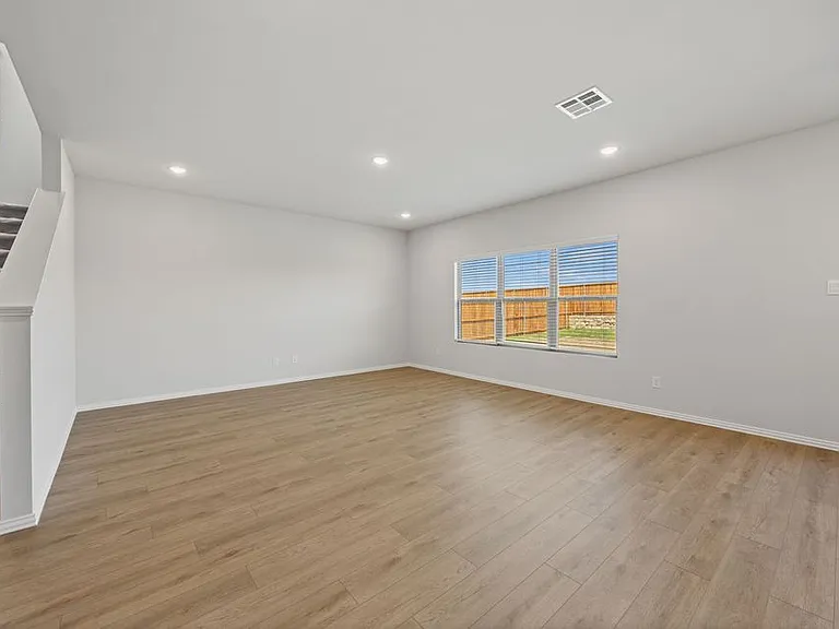512 Meadow Run Dr — Photo 6