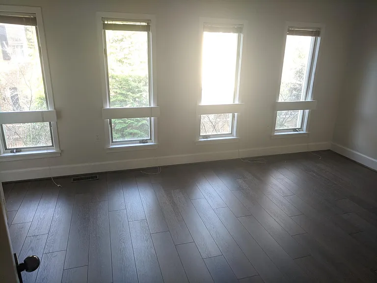 4343 Embassy Park Dr NW — Photo 21