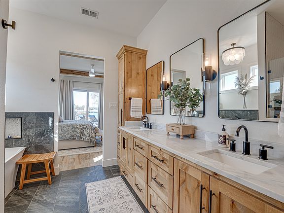 5th image of 5629 Lakeshore Ct