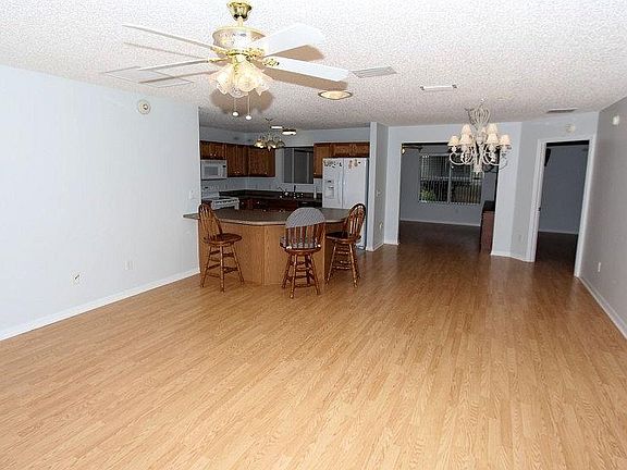 4th image of 1701 Staunton St
