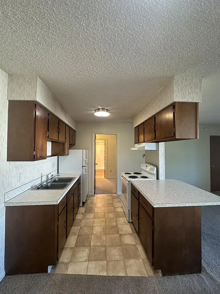 1 bed, 1.0 bath, $950 — Photo 4