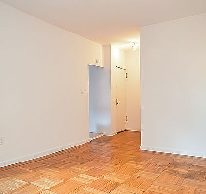 5th image of 356 Saint Johns Pl APT 3