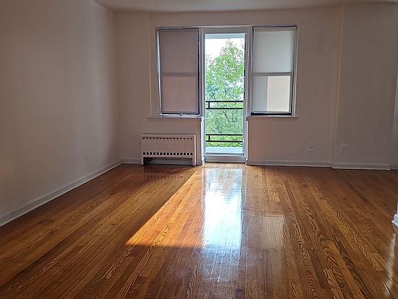 4th image of 265 N Broadway #3B