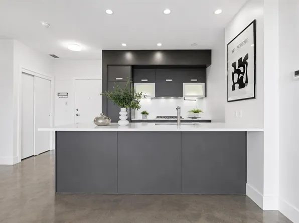 2505 E 17th Ave SW #607, Calgary, AB T3E 7V3