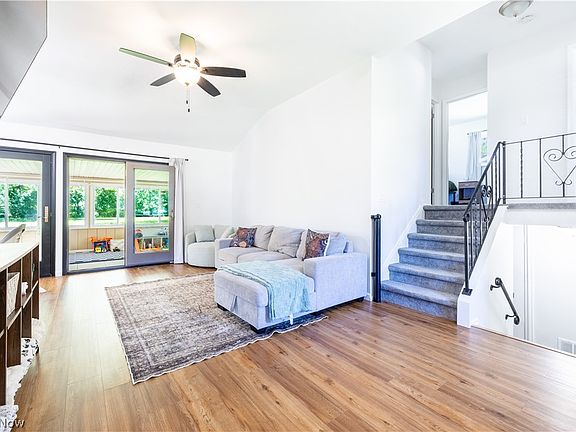 3rd image of 26915 Adele Ln