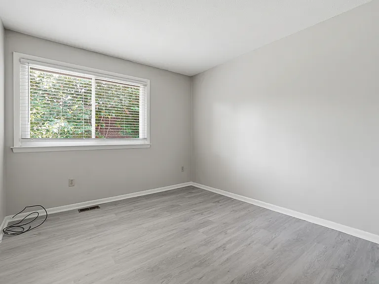 125 Tower Dr #1 — Photo 20