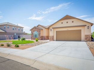 1104 Mimosa Dr, Roswell, NM 88201