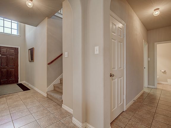 5th image of 2832 Gooseberry Dr