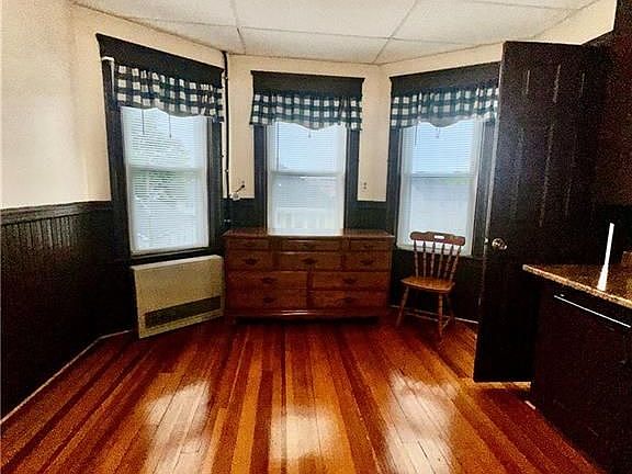 3rd image of 14 Courtland St Floor 3