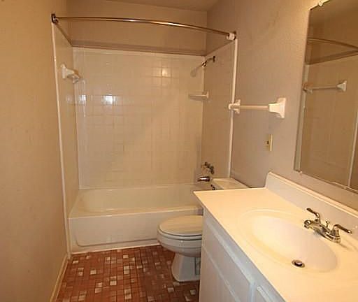 3rd image of 16335 Brookford Dr