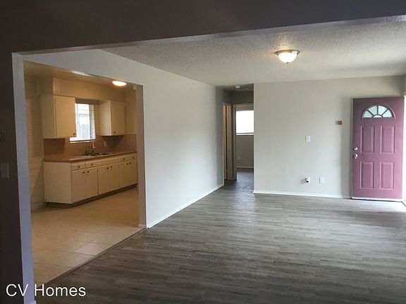 4th image of 2408 W Park Dr