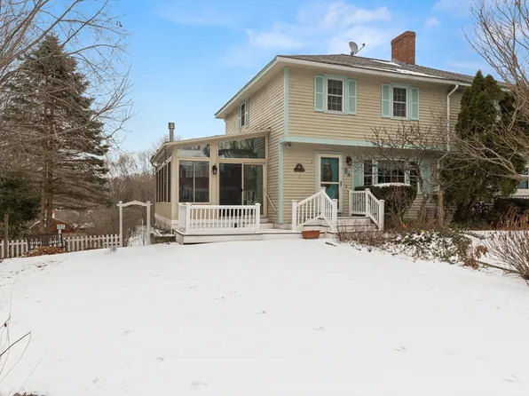 8 Christie Dr #1, Newburyport, MA 01950