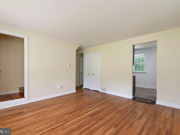 135 N Line Rd — Photo 7