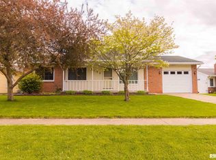 2912 Stokebridge Rd, Springfield, IL 62702