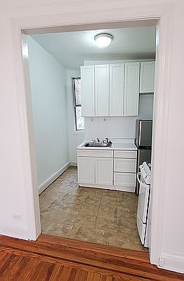 4th image of 350 E 87th St #E3