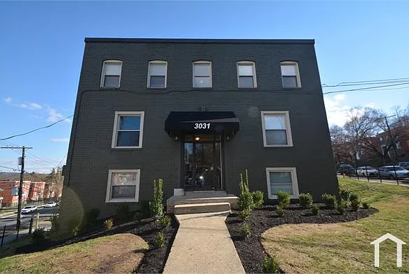 3 bed, 900 sqft, $2,550 — Photo 2