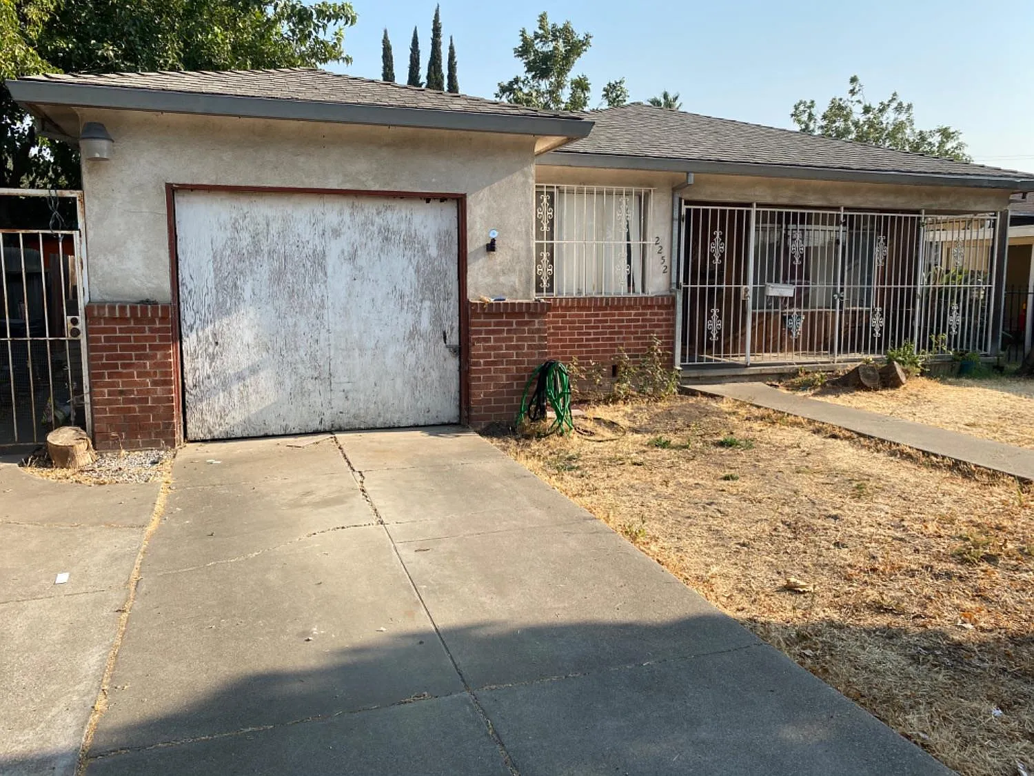 2252 E Washington St photo 1