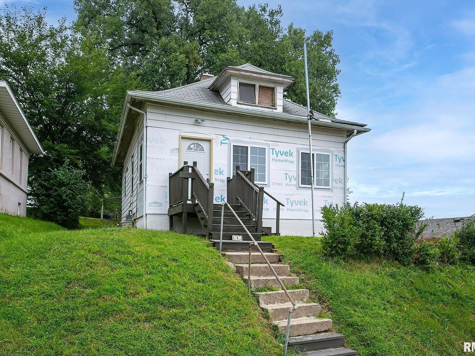 142 5th St, Silvis, IL 61282 Zillow