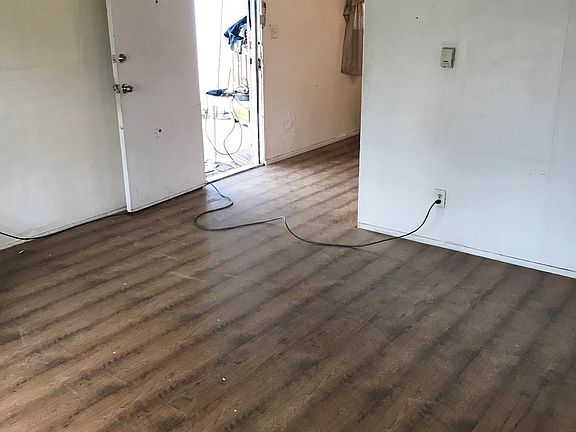 Living room (towards kitchen)