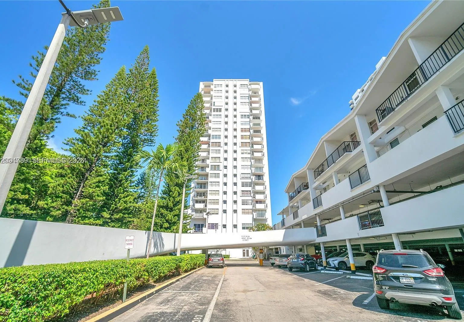 Commodore Plaza Condo — Photo 1