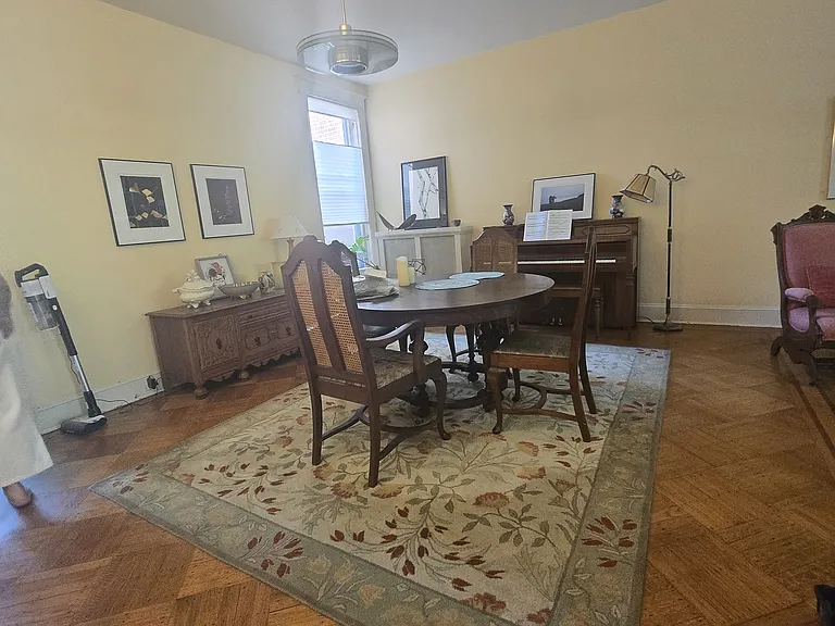 220 S Carolina Ave SE — Photo 10